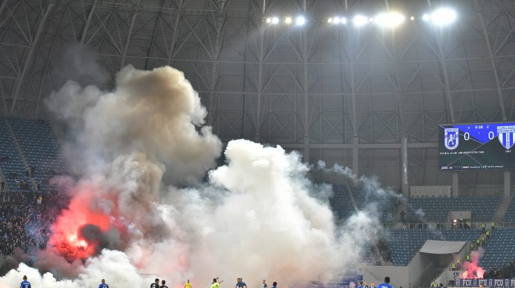 Un suporter al unei echipe de fotbal din România a murit în timpul meciului. A fost deschis dosar penal