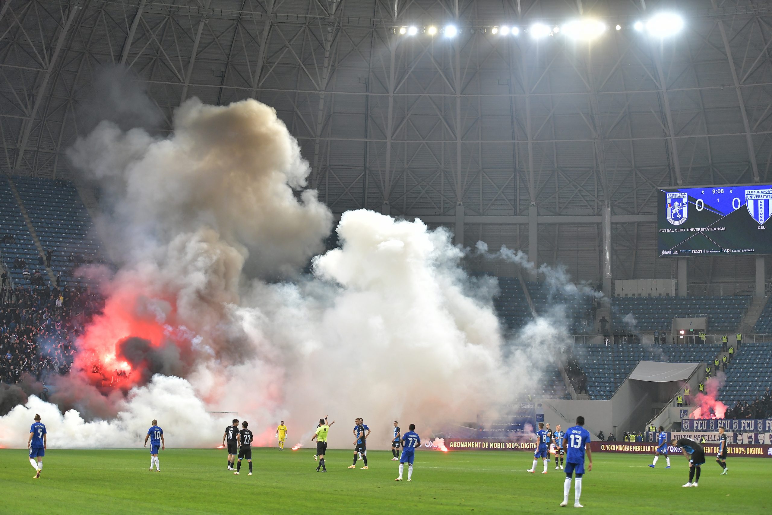 Un suporter al unei echipe de fotbal din România a murit în timpul meciului. A fost deschis dosar penal