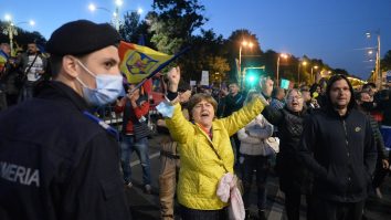 Cel mai mare protest după declanșarea pandemiei, ÎN IMAGINI. Cum au arătat străzile Bucureștiului