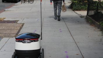 Primul oraș din România în care livrările de mâncare se vor face cu roboți autonomi