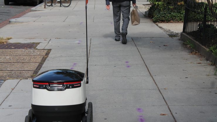 Primul oraș din România în care livrările de mâncare se vor face cu roboți autonomi