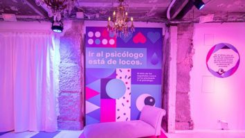 „Intraţi şi plângeţi. Şi eu am anxietate”. În Spania s-a deschis o sală specială pentru plâns