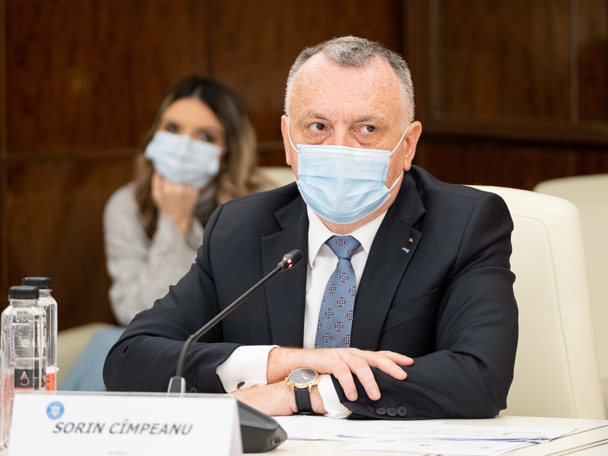 Elevii petrec 9.050 ore la școală. Propunerea făcută de ministrul Cîmpeanu