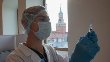 Record de decese COVID în Rusia. Kremlinul îi ceartă pe ruși: „Este cu adevărat iresponsabil să nu te vaccinezi”