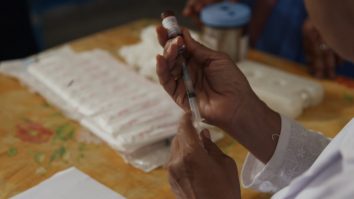 SUA vor să schimbe definiția termenului „complet vaccinat”