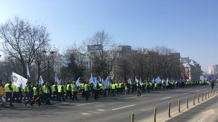 Poliţiştii se pregătesc de proteste: respectarea legii este facultativă în „Statul de Drepţi”