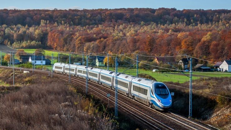 Ministerul Transporturilor va cumpăra 20 de trenuri electrice inter-regionale