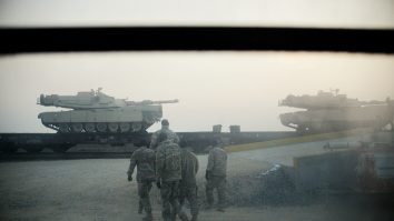 Hoții români au furat motorină în valoare de două milioane de dolari de la baza militară de la Mihail Kogălniceanu