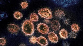 AP - SUA - STUDIU - VIRUS - DISPERSARE LA PESTE 2 METRI - CORONA