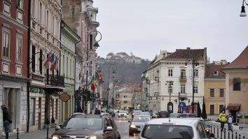 Aglomeraţie pe Valea Prahovei, spre staţiunile montane. Trafic intens în Breaza, Comarnic și Bușteni