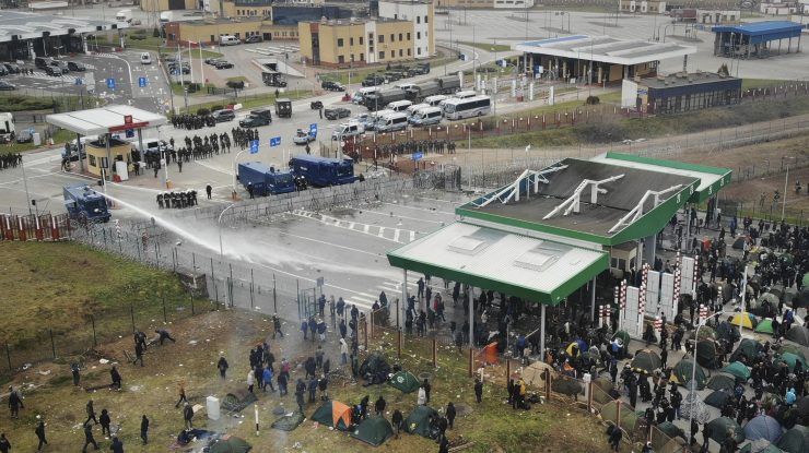 FOTO. Violența a izbucnit la granița dintre Polonia și Belarus