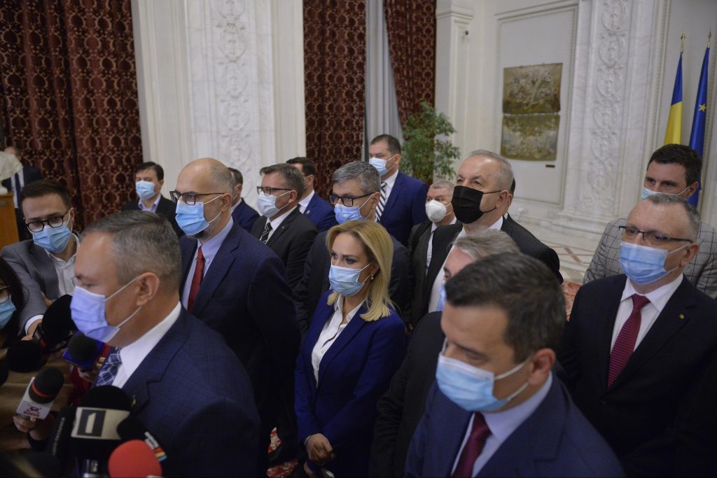 Guvernul Ciucă cere votul de învestitură, azi, în Parlament