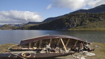 Inuiţii din Groenlanda cer despăgubiri Danemarcei pentru un experiment social eşuat în 1951