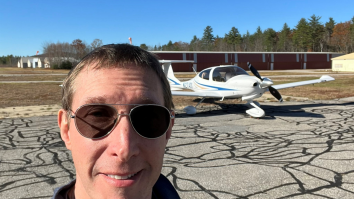 Un pilot care luna trecută a zburat în spaţiu a murit într-un accident de avion