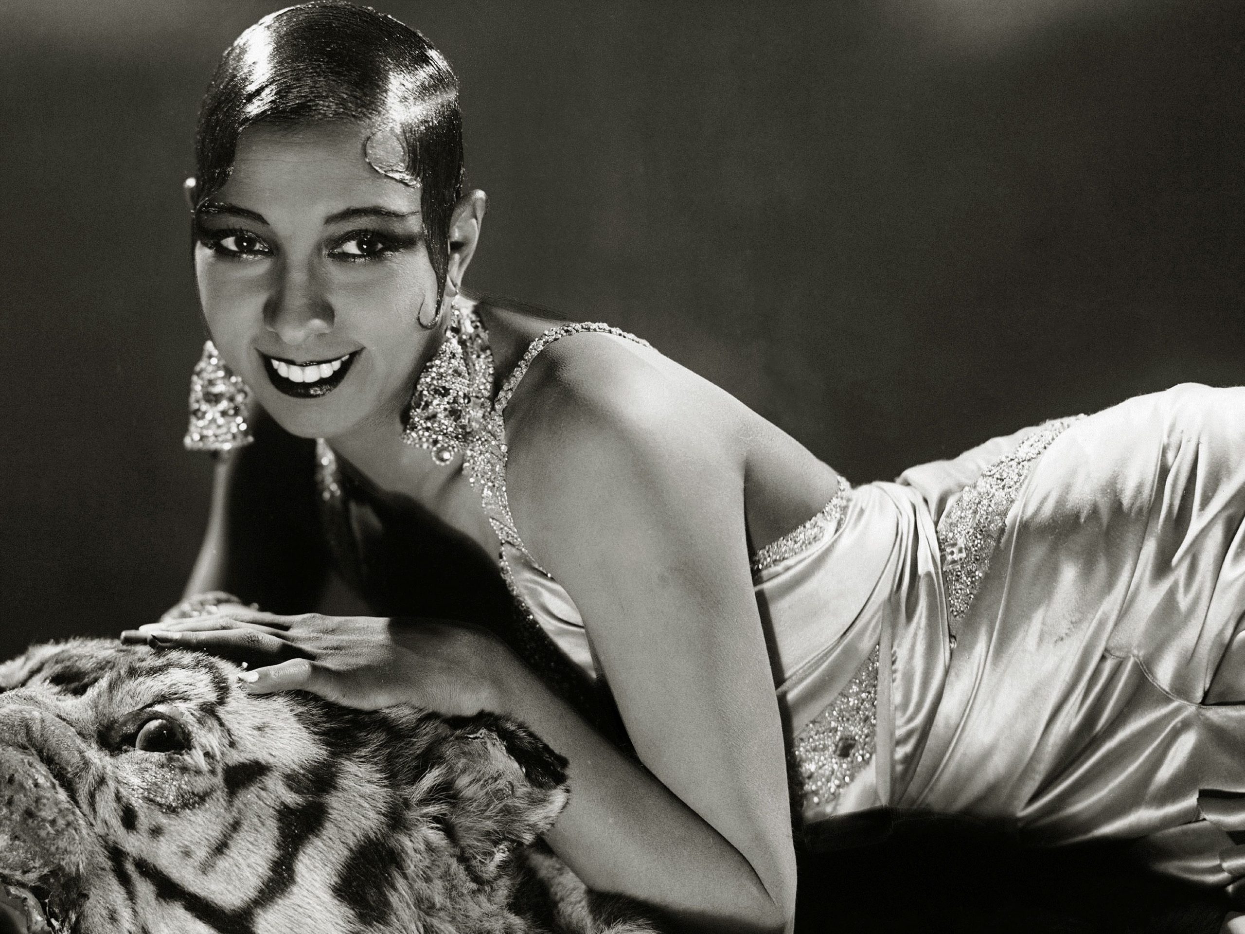 Josephine Baker va deveni prima femeie de culoare care va intra în Panteonul francez