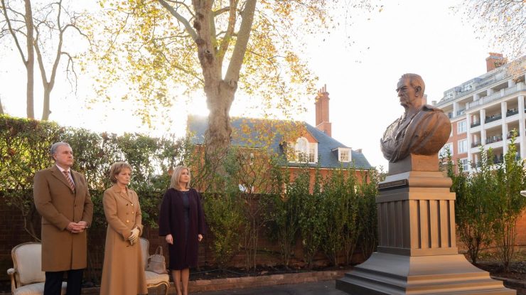 FOTO: O statuie a Regelui Mihai a fost amplasată la Londra