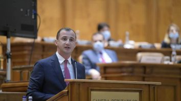 Alfred Simonis: PNL, USR şi UDMR nu mai pot forma o majoritate în Parlament