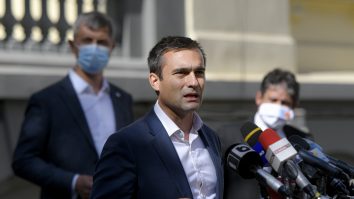 Off/On the record. Invitat: Allen Coliban, duminică, de la ora 20.00