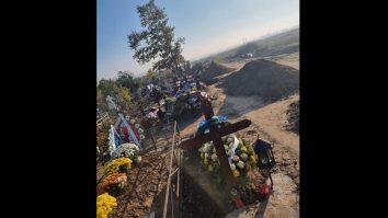 Pandemia ucide oameni pe bandă rulantă la Oradea. Administrația publică a orașului caută să angajeze mai mulți gropari la cimitir