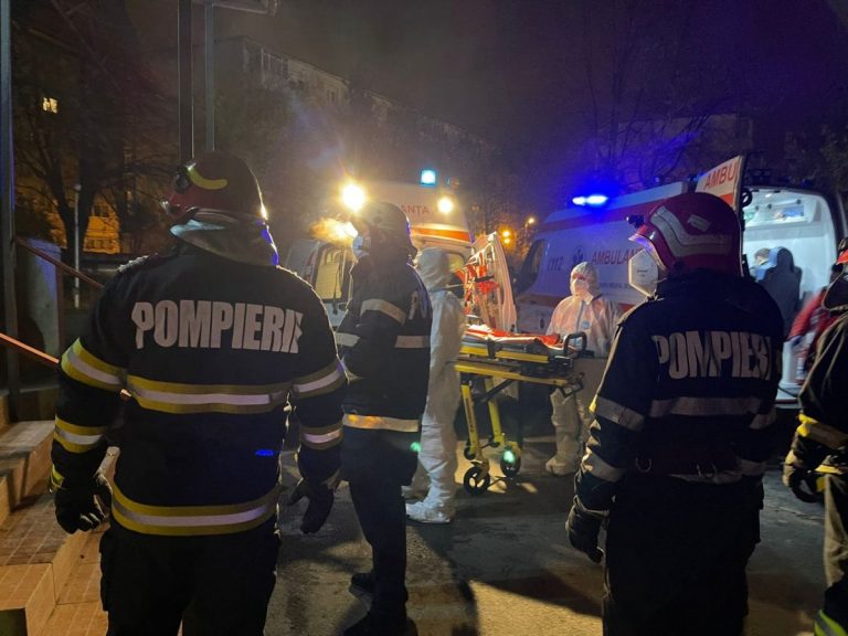 Doi pacienți au murit și 16 persoane au fost evacuate în urma unui incendiu la un spital suport COVID din Ploiești. VIDEO