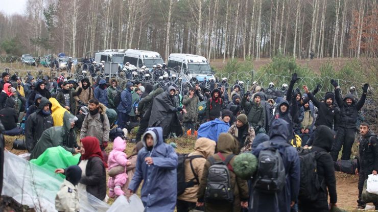 VIDEO: Polonia acuză Belarus că vrea să provoace „un incident major” și a mobilizat mai multe trupe la graniță. Reacția CE