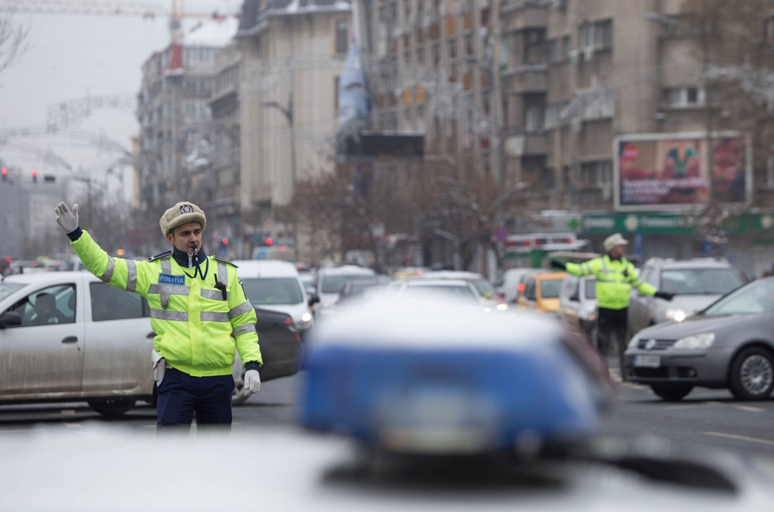 Infotrafic: Aglomeraţie la intrările în Bucureşti şi ceaţă pe şoselele din centrul ţării