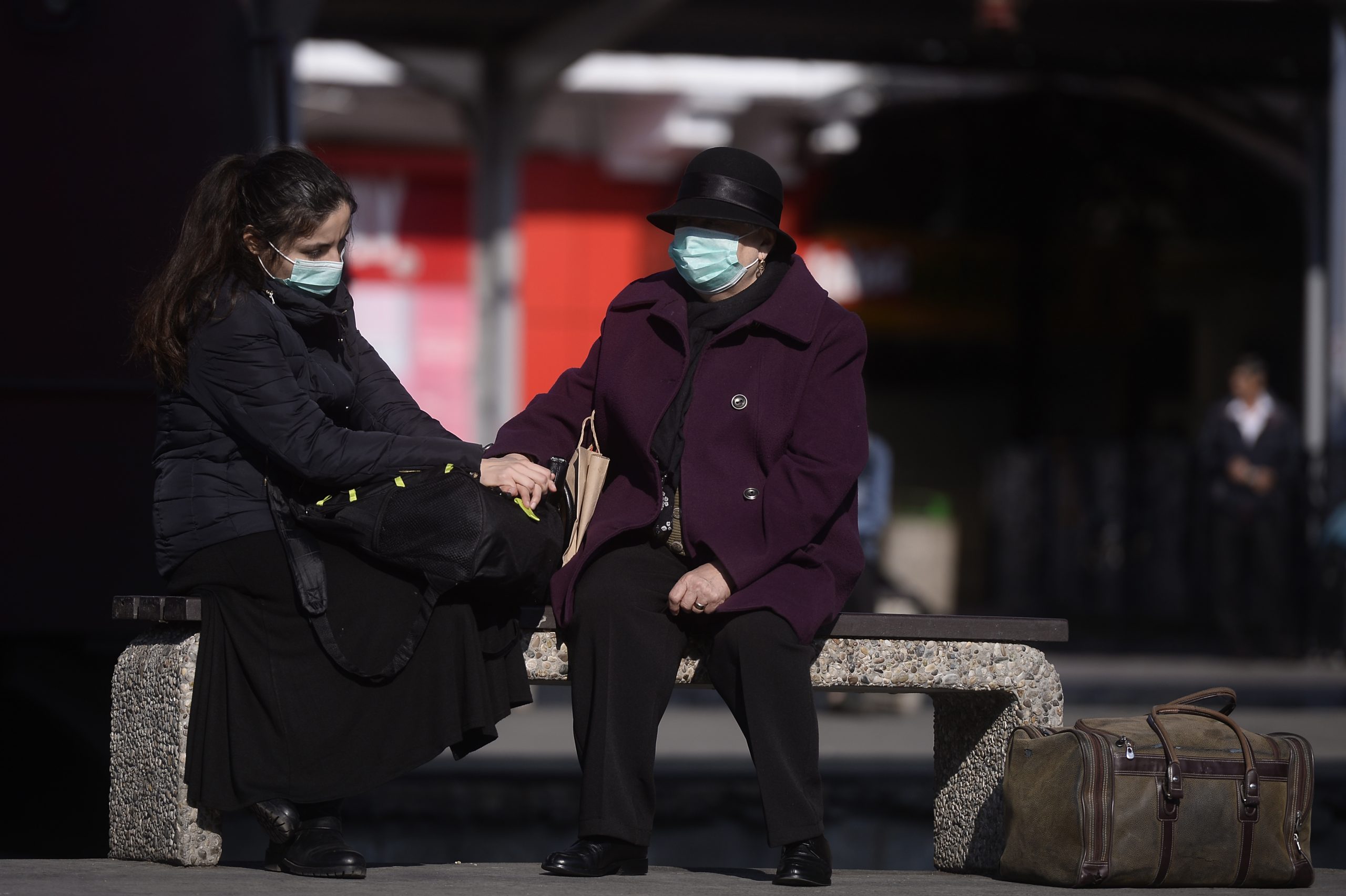 Starea de alertă se prelungeşte, de astăzi, cu 30 de zile. Noile măsuri care intră în vigoare