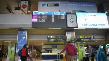 Doi spanioli cu certificate de vaccinare false au fost găsiți la Aeroportul Otopeni