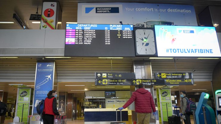 Doi spanioli cu certificate de vaccinare false au fost găsiți la Aeroportul Otopeni