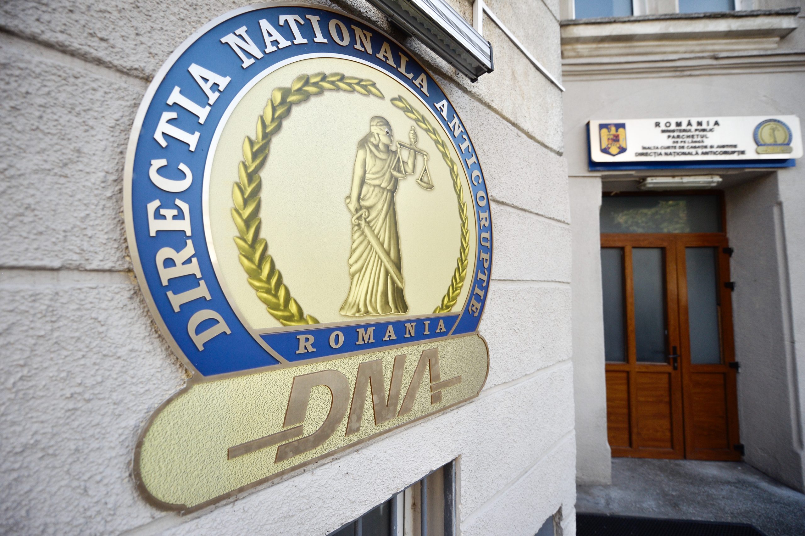 Director ROMSILVA, trimis în judecată pentru luare de mită și abuz în serviciu