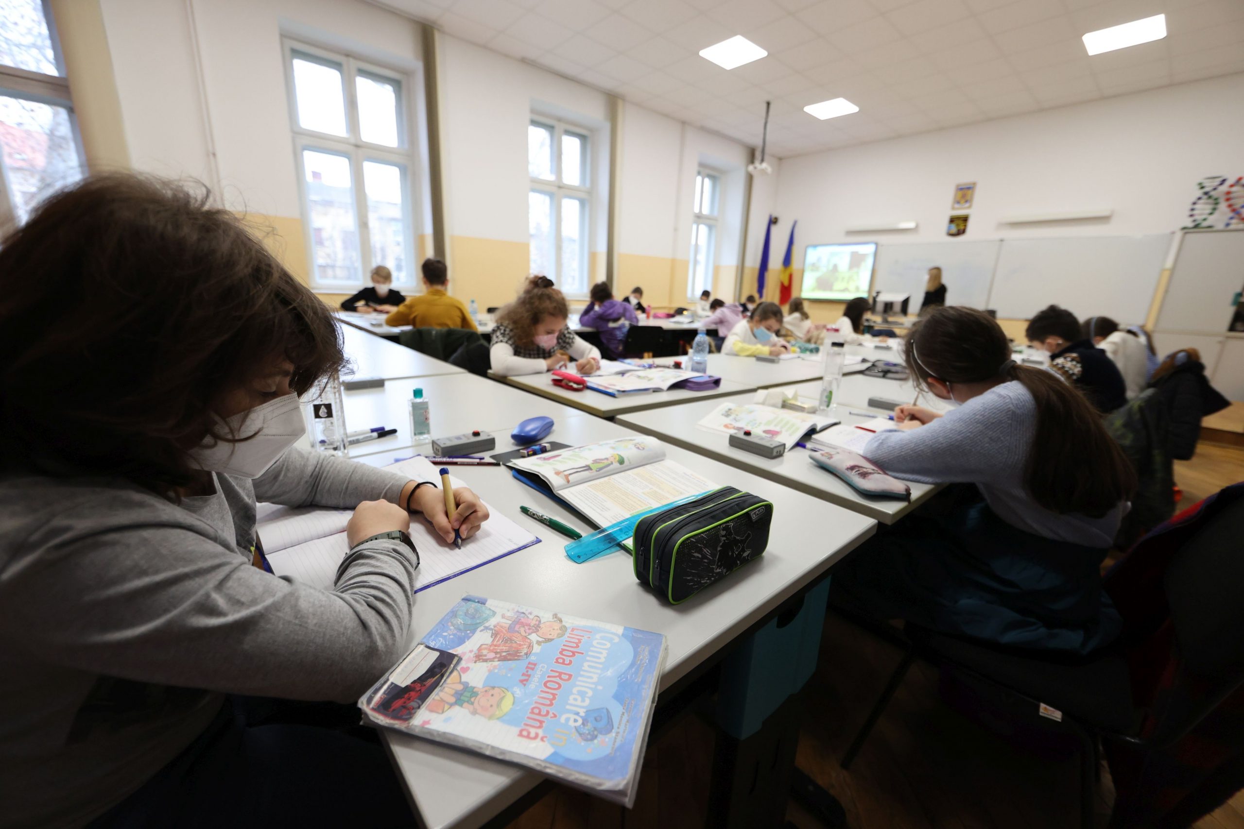 Klaus Iohannis, despre redeschiderea școlilor: Vor rămâne deschise în funcție de gradul de vaccinare al personalului