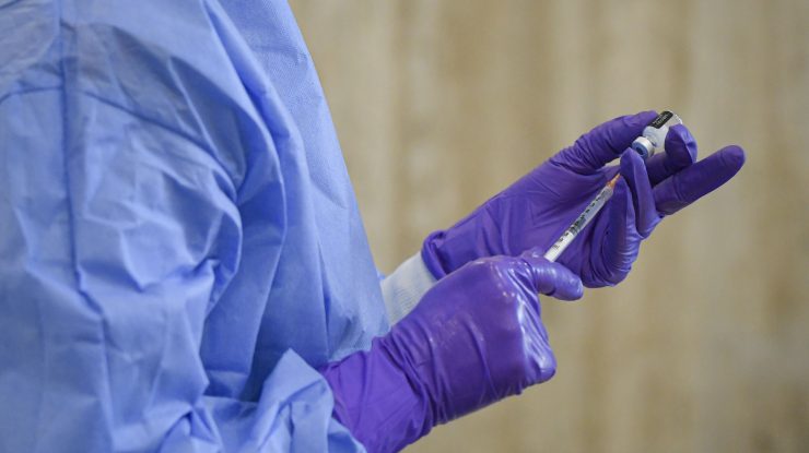 SONDAJ. Elvețienii vor vaccin obligatoriu