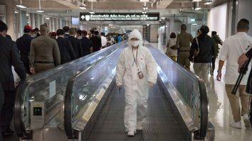 Poliția olandeză a arestat un cuplu după ce au fugit din carantină