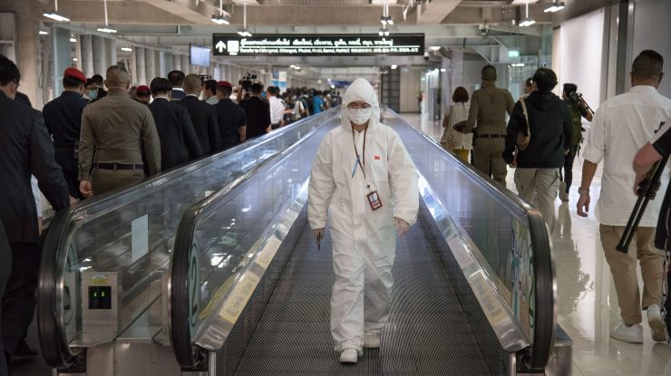 Poliția olandeză a arestat un cuplu după ce au fugit din carantină