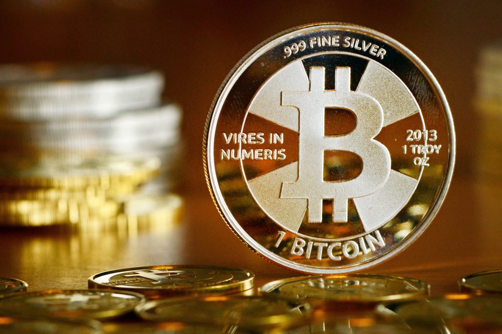 Bitcoin şi ether au atins noi maxime istorice