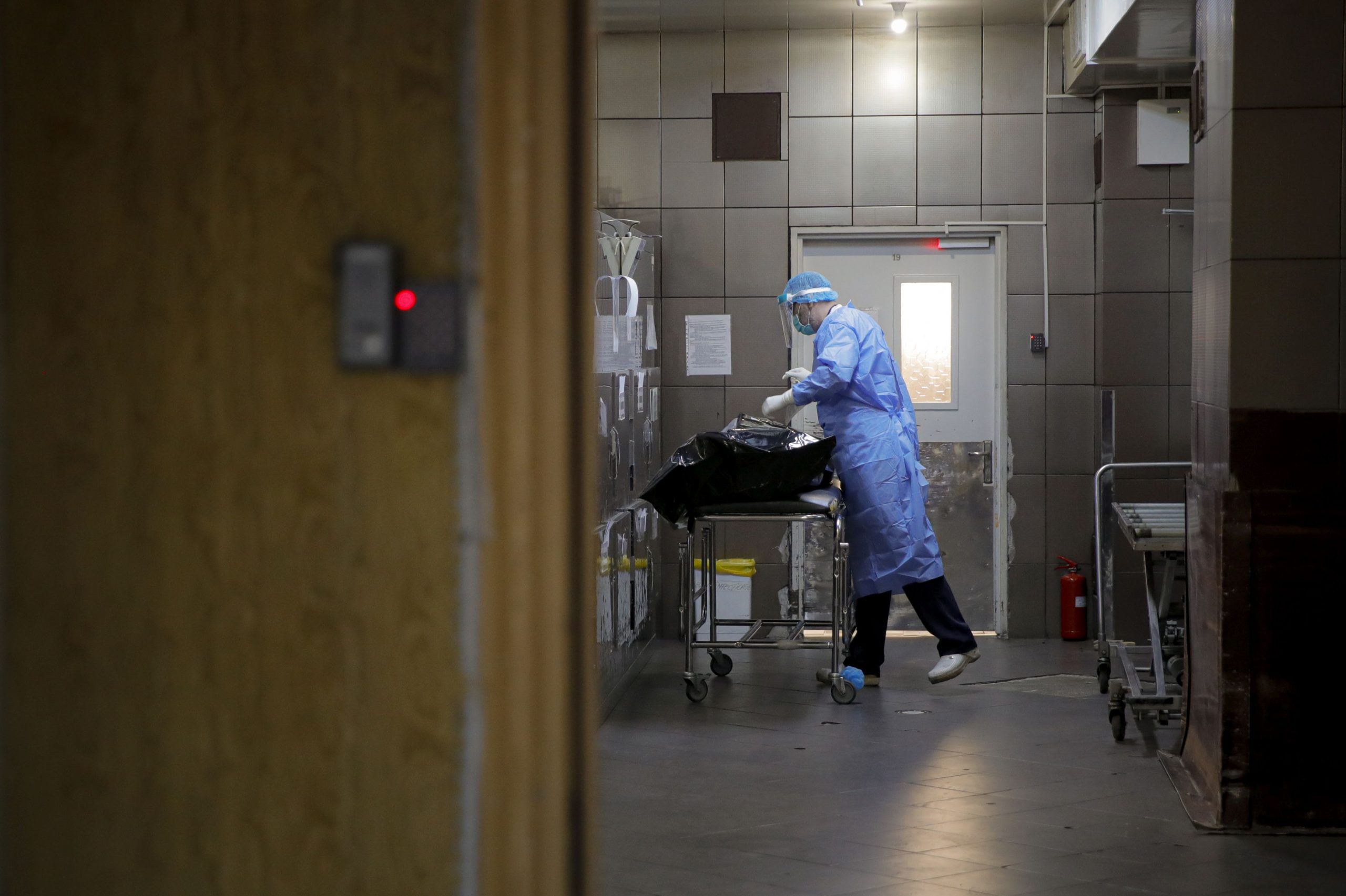 Doi tineri nevaccinaţi, de 15 şi 18 ani, confirmaţi cu Covid, au murit