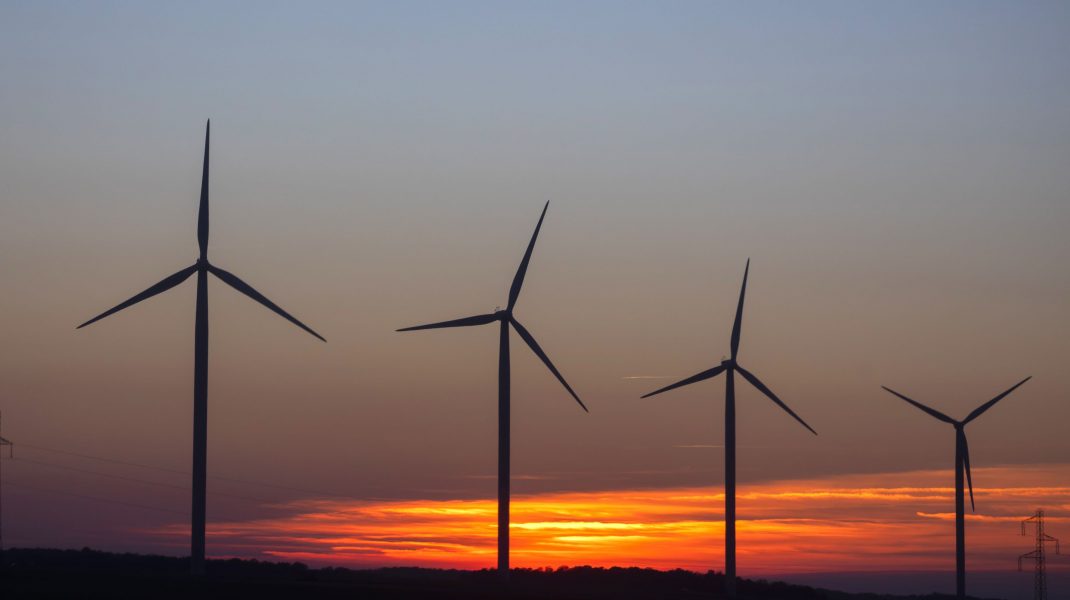 Euroaprlamentar PSD: energia la preţuri accesibile trebuie să provină din surse regenerabile