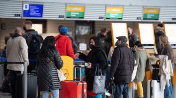 SUA impune interdicție de călătorie pentru opt țări africane din cauza variantei africane