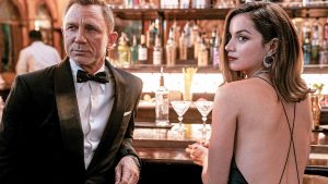 STUDIU. James Bond are nevoie de aproximativ 2,3 întâlniri cu o femeie pentru a o seduce
