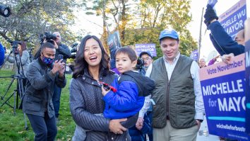 Orașul Boston va fi condus pentru prima dată de o femeie și de o persoană de origine asiatică. Sindicalistul antirasist Eric Adams, ales primar al oraşului New York