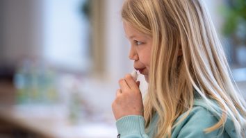 Cîmpeanu spune că elevii vor putea fi testați acasă, iar rezultatul va fi trimis prin email. Pentru a fi testați la școală, e nevoie de acordul părinților