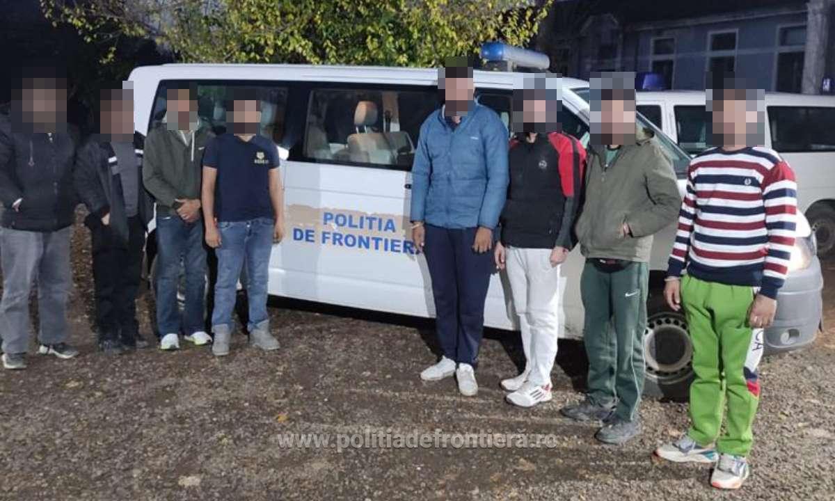 22 de migranți din Pakistan și Afganistan, prinși când treceau ilegal granița în Ungaria