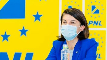 Al 16-lea parlamentar care iese din grupul PNL. Violeta Alexandru: E de neacceptat să discutăm cu PSD