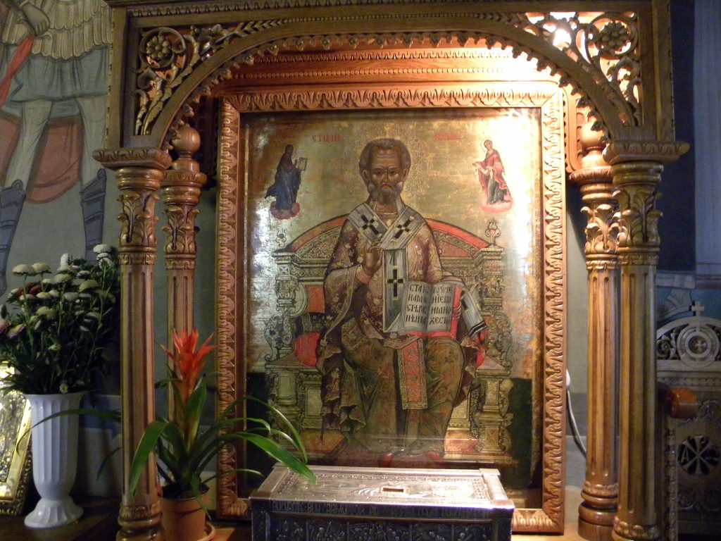 Sfântul Nicolae, ocrotitorul copiilor, al săracilor şi al femeilor nemăritate