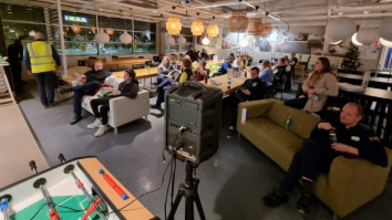 Un magazin IKEA a devenit loc cazare pentru o noapte din cauza unei furtuni de zăpadă