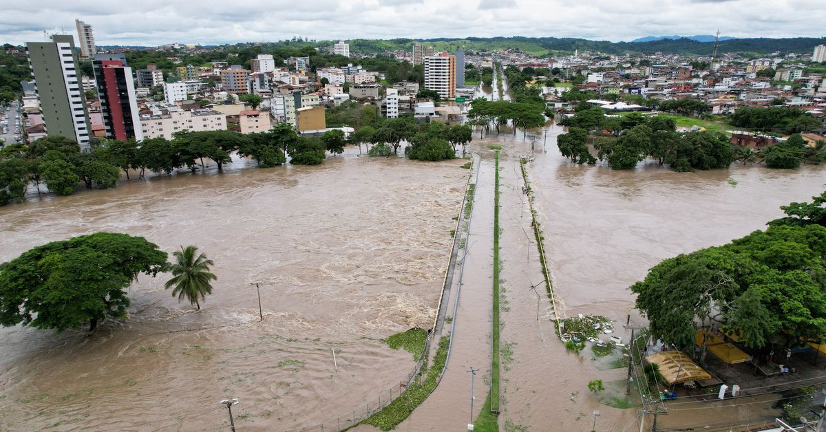 Inundațiile fac ravagii în Brazilia. Două baraje au cedat