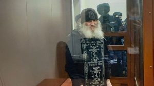 Un călugăr ortodox care a negat existența COVID a ajuns în închisoare pentru incitare la sinucidere