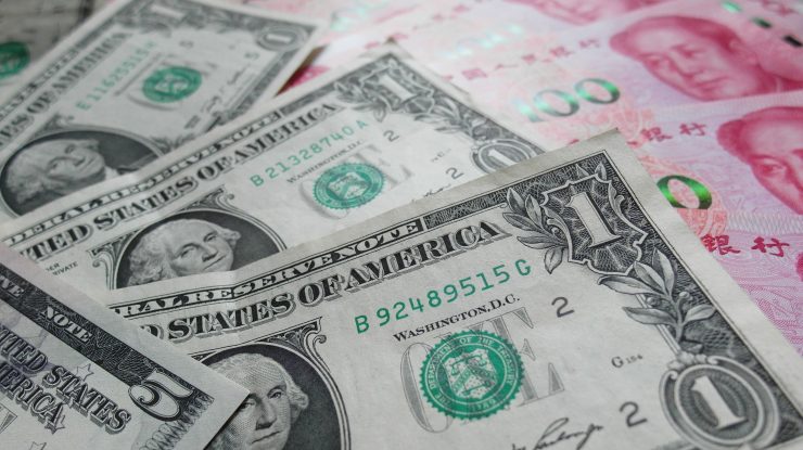 O chelneriţă a fost concediată pentru că a primit un bacşiş de 4.400 de dolari