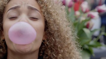 Un cercetător a creat guma de mestecat care împiedică transmisia coronavirusului. Iată cum funcționează