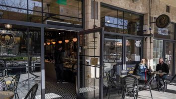 Cafenelele olandeze cu canabis înregistrează o creștere a afacerilor în timpul pandemiei COVID-19